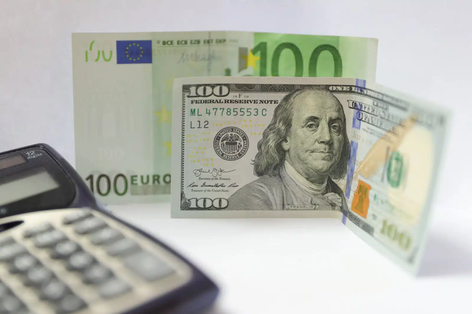 Qui est le plus fort : le dollar ou l’euro ?