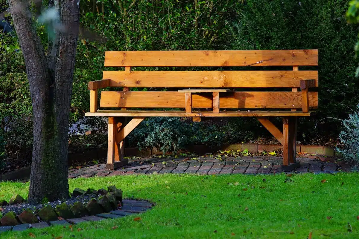 Tout savoir sur la remise de jardin en bois moderne : conseils d’installation et d’entretien