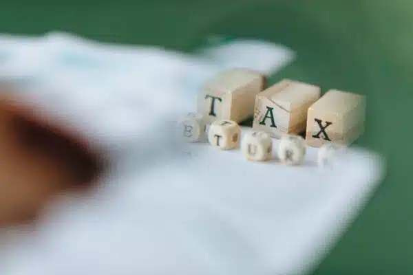 Découvrez les stratégies légales pour diminuer vos impôts