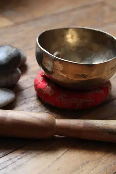 De quelle manière faire chanter un bol tibétain ?